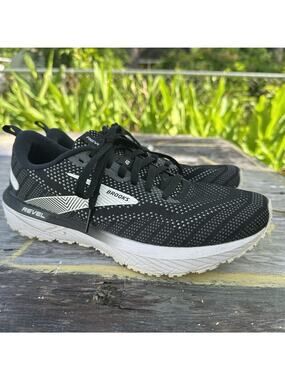 Brooks Revel 7 Black White Womens Size 9.5 US EUC 690
